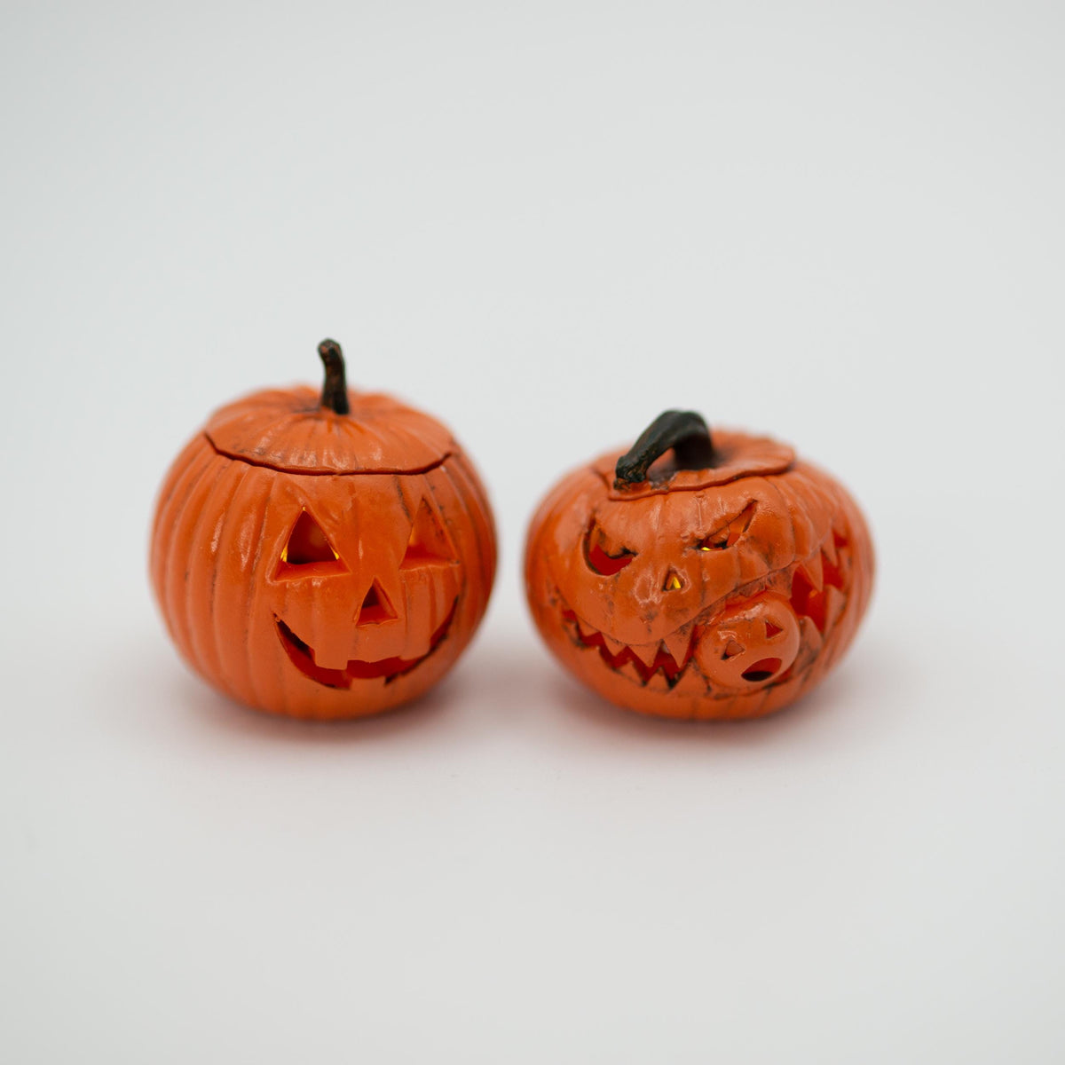 Miniature Jack-o'-Lantern Lamp | 1:12 Scale | Halloween Dollhouse Decor