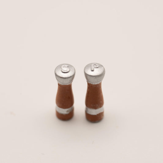 1:12 Scale Miniature Salt and Pepper Mill Set | Modern Dollhouse Kitchen | Pepper Grinder | Dining Table Decor