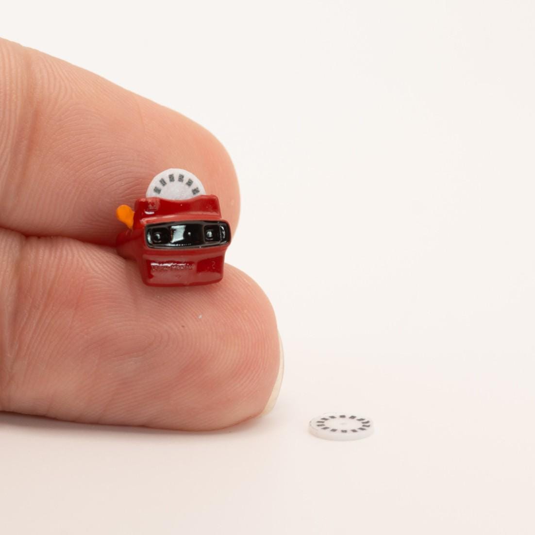 1:12 Scale Miniature Viewfinder Toy | Red Retro Reel Viewer, Dollhouse Nursery Decor