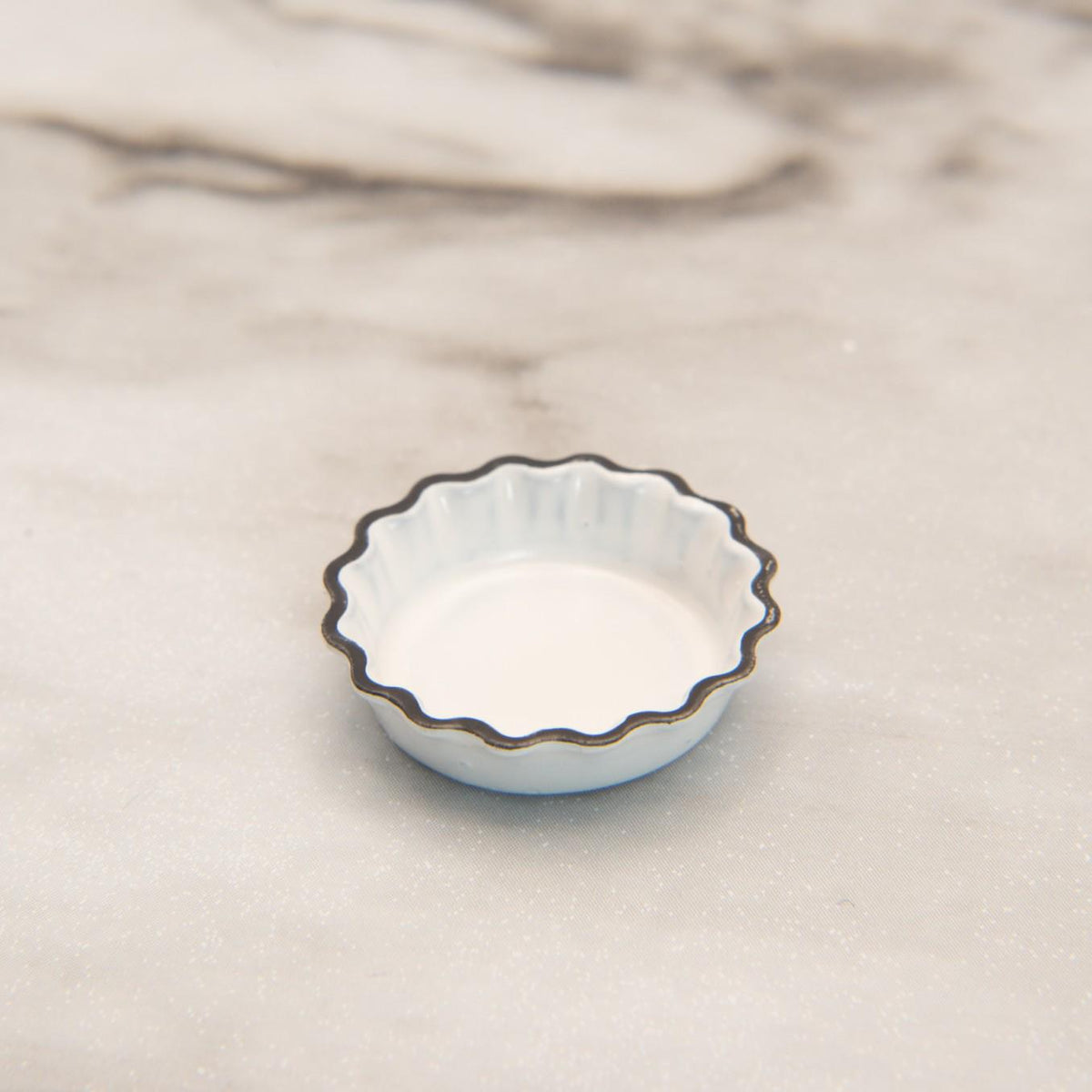 Miniature Pie Dish | 1:12 Scale | Dollhouse Kitchen Decor