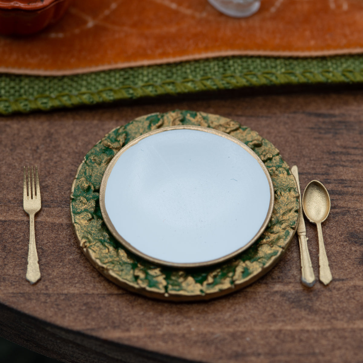 Miniature Gold Rim Dinner Plates Set of 4 | 1:12 Scale | Dollhouse Dining