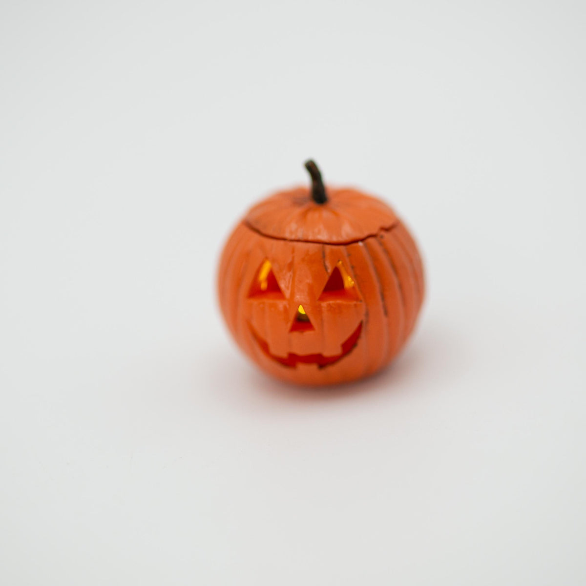 Miniature Jack-o'-Lantern Lamp | 1:12 Scale | Halloween Dollhouse Decor