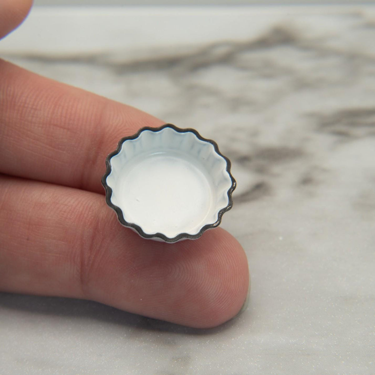 Miniature Pie Dish | 1:12 Scale | Dollhouse Kitchen Decor