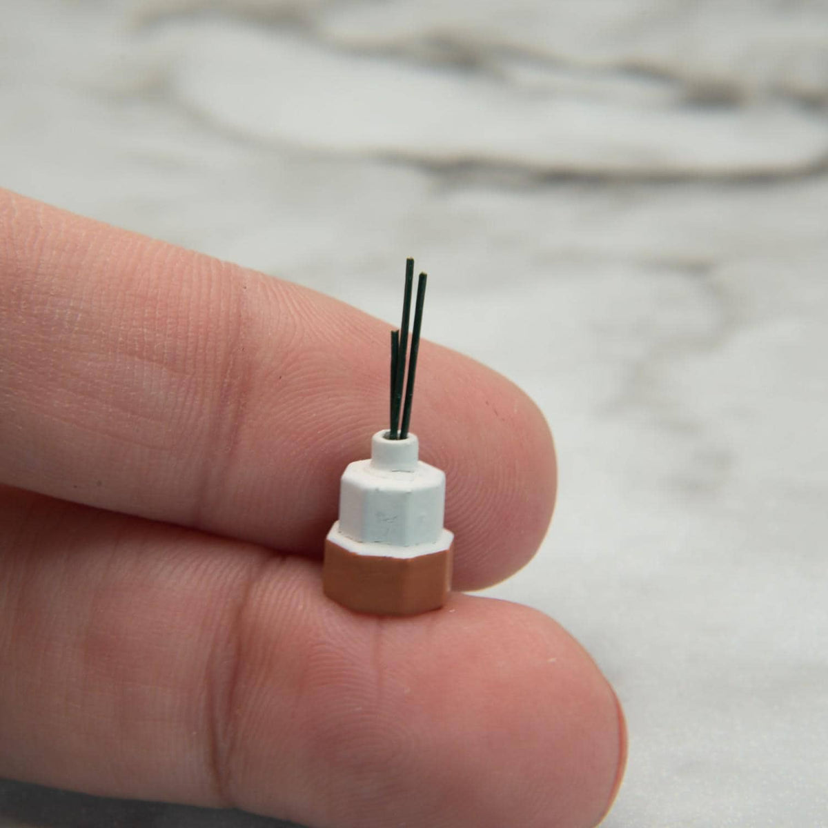 Miniature Reed Diffuser | 1:12 Scale | Dollhouse Bathroom Vanity Accessories