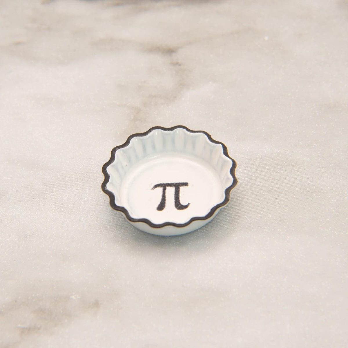 Miniature Pie Dish | 1:12 Scale | Dollhouse Kitchen Decor