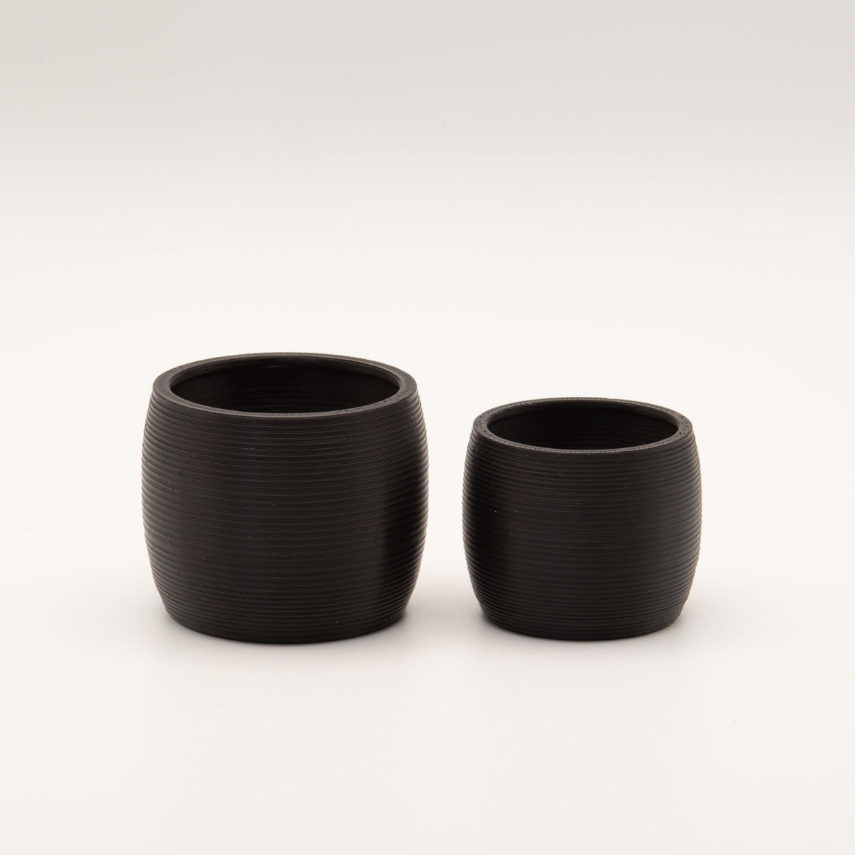 Miniature Ribbed Planter Set | 1:12 Scale Dollhouse Outdoor Porch Decor | Matte Black Vessel Pot