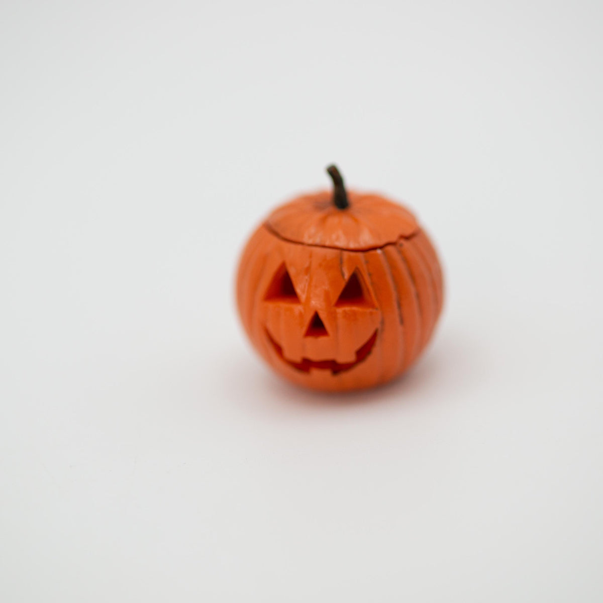 Miniature Jack-o'-Lantern Lamp | 1:12 Scale | Halloween Dollhouse Decor